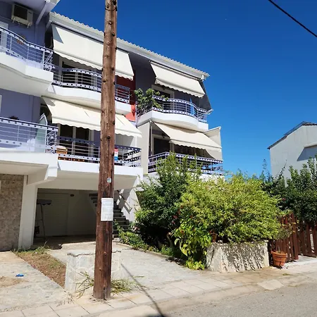 Maisonette * Ακράτα