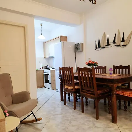 Maisonette * Ακράτα