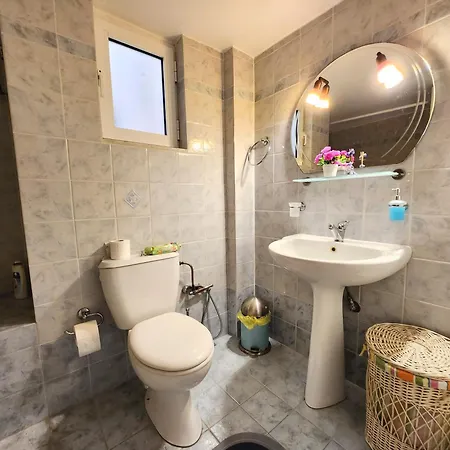 Maisonette Ακράτα