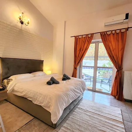 Maisonette Ακράτα