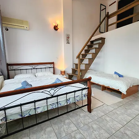 Maisonette * Akráta