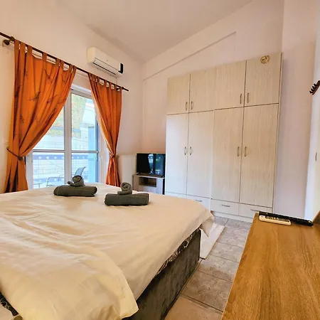 Maisonette * Akrata
