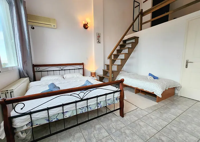 Maisonette * Akráta